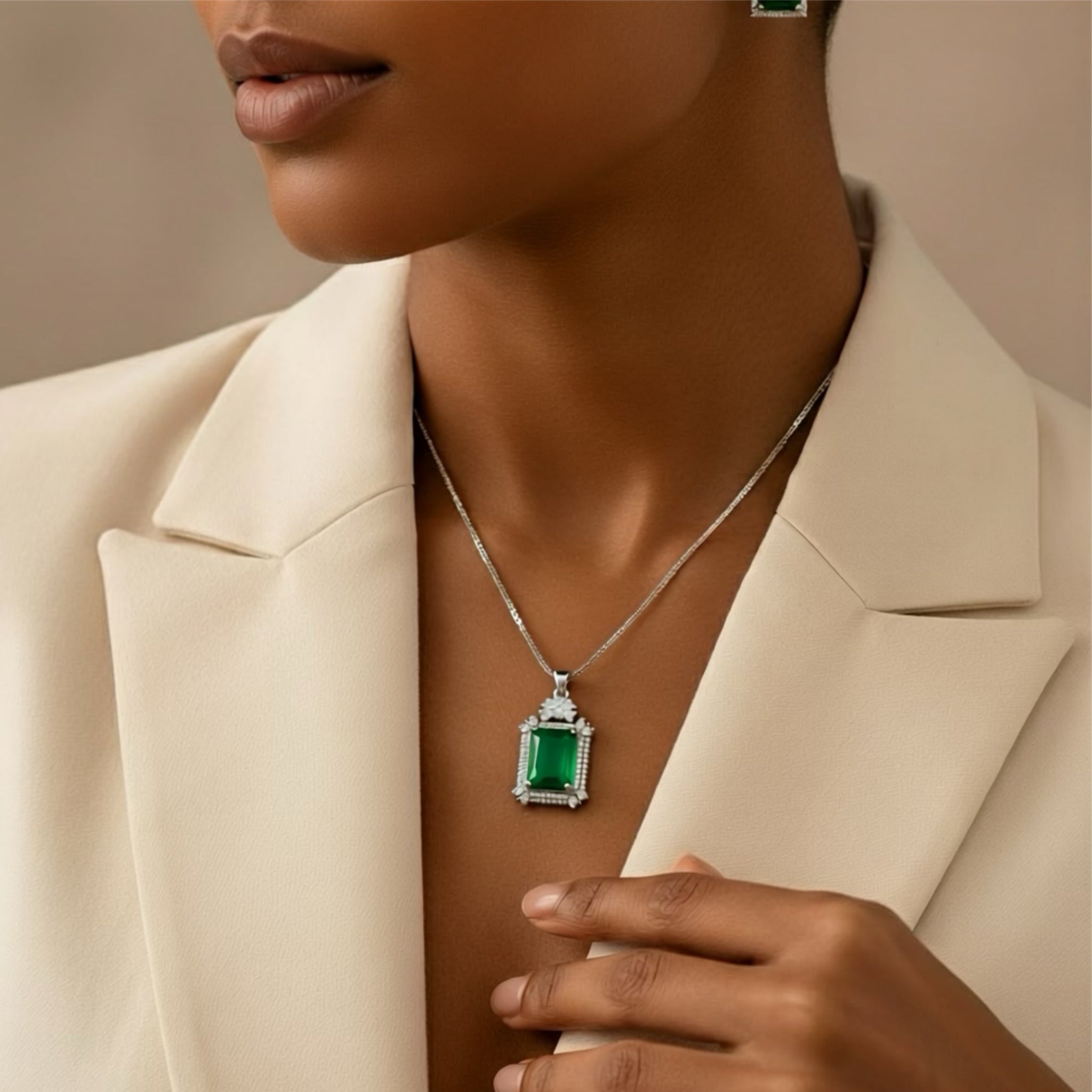THORNE PENDANT SET