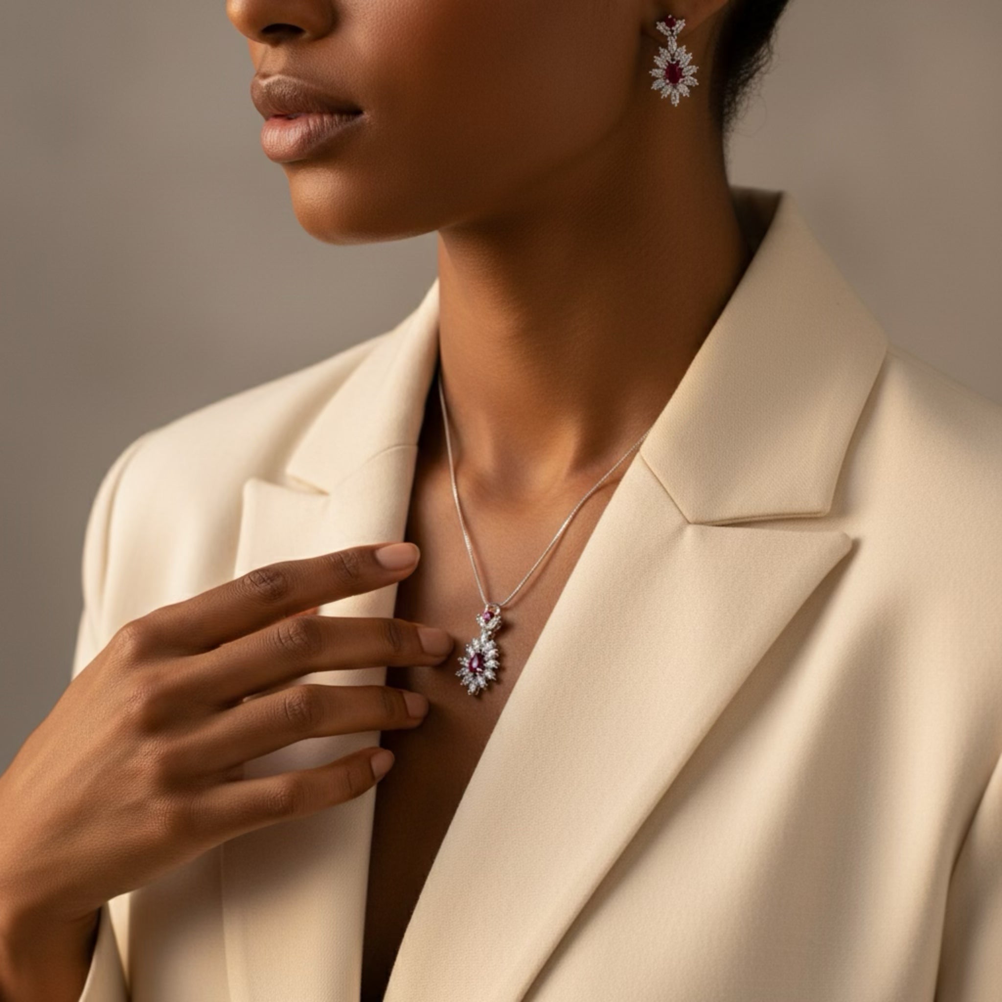 LYVRA PENDANT SET